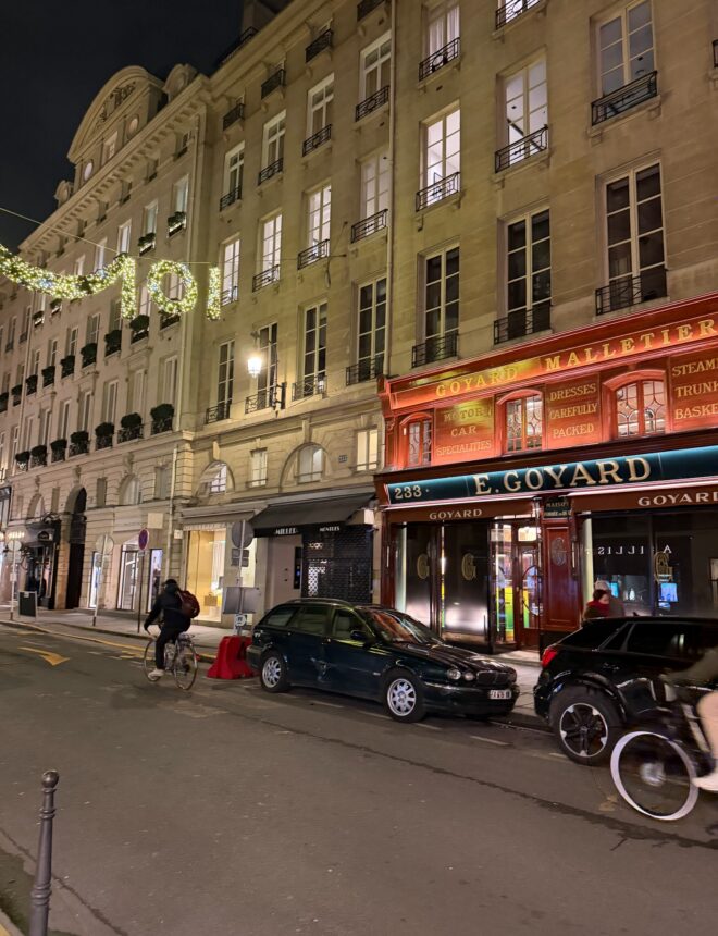 Image for Paris Favorites: The Moments That Made It