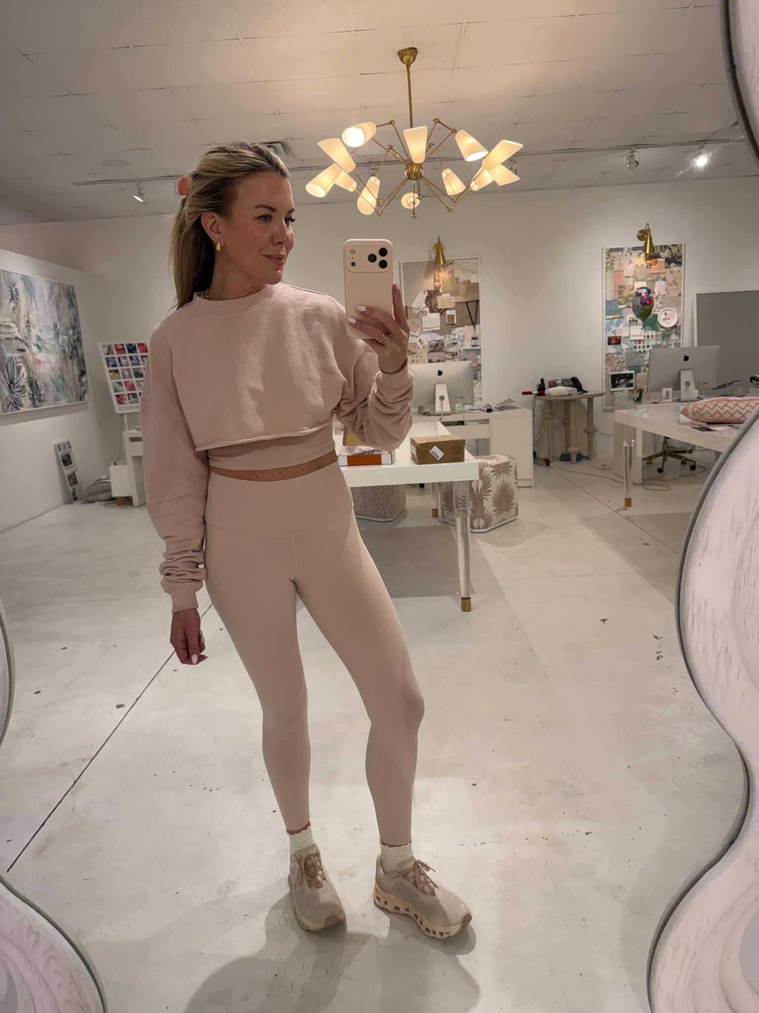 i live in this Alo set